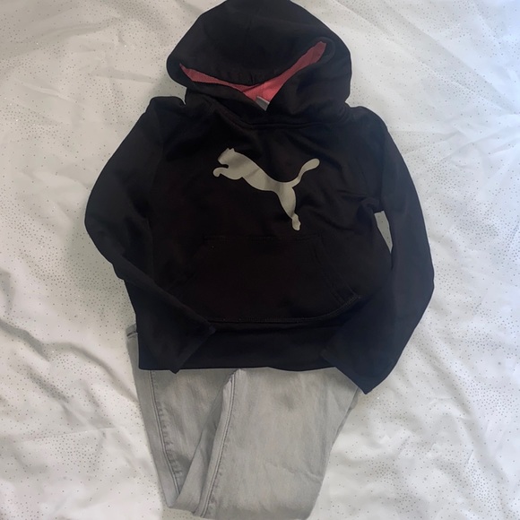 Puma Other - Puma Sweatshirt W/Grey Jeans 👖